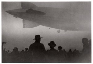 Zeppelin LZ 126 montant dans le brouillard - Unbekannt