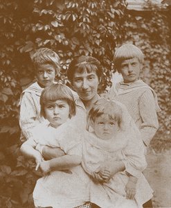 Zinaida Serebriakova avec ses enfants, années 1920