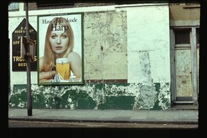 Avoir une blonde fraîche Harp, Kilburn, 1966