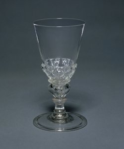 Gobelet en verre au plomb : Façon de Venise, vers 1680