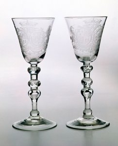Gobelet à balustre léger de Newcastle avec gravure armoriale hollandaise, XVIIIe siècle