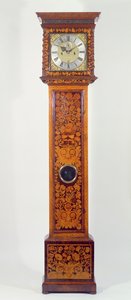 Horloge de parquet en marqueterie de noyer, par Daniel Quare (1649-1712)