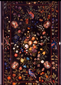 Un plateau de table florentin en pietra dura incrusté de divers marbres et lapis-lazuli centré par une présentation de fruits, vers 1670 - Unbekannt