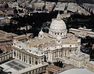 Vue aérienne de la basilique Saint-Pierre, Rome (photo)