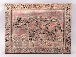 Panneau décoratif indien sculpté et appliqué, l