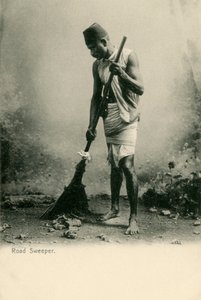 Un balayeur de rue indien