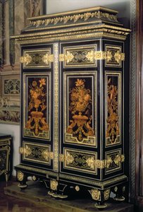 Armoire, avec décoration en marqueterie, par André Charles Boulle (1642-1732), Paris, fin 17e siècle - Unbekannt