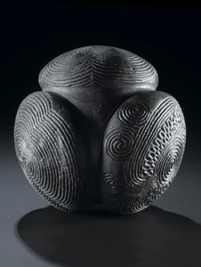 Boule sculptée de Glass Hill, Towie, Aberdeenshire, Néolithique, vers 3000 avant J.-C.