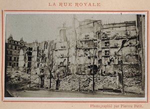 Commune de Paris (1871) : vue des ruines de la rue Royale à Paris en mai 1871. Photographie de Pierre Pepetit. - Unbekannt