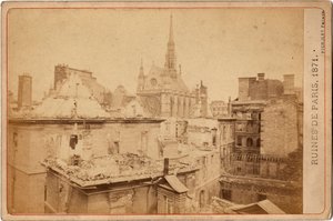 Commune de Paris : vue des ruines du Palais de Justice et de la Sainte Chapelle à Paris en mai 1871 - Unbekannter Künstler