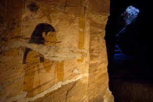 Détail des peintures murales trouvées lors des fouilles dans la Tombe du Gouverneur, Vallée des Momies Dorées, Oasis de Bahariya, Gizeh, Égypte - Benjamin Baud