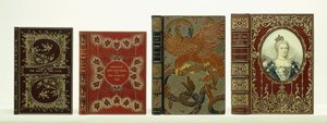 Quatre couvertures de livres avec reliure par Riviere & Sons, y compris "La vie et les temps de Catherine de Médicis"