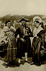 Allemagne. Gens des Hautes-Alpes bavaroises en costumes médiévaux coûteux. 1920