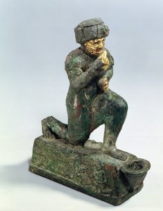 Hammurabi, roi de Babylone, priant devant un arbre sacré, vers 1750 av. J.-C. (bronze et or)