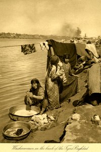 Irak - Lavandières sur les rives du Tigre