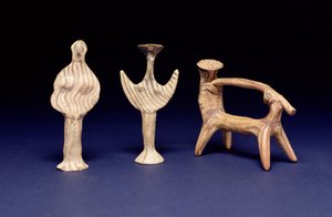 Groupe mycénien : Deux figures Phi, un char avec un cavalier sous un parasol