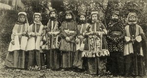 Femmes ossètes en costume traditionnel, groupe minoritaire en Union soviétique