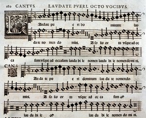 Page de partition musicale du psaume Laudate pueri à 8 voix par Tomás Luis de Victoria