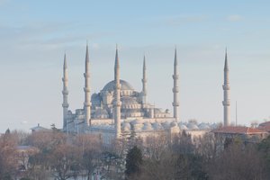 Vue panoramique de la mosquée bleue peu avant le coucher du soleil, Istanbul, Turquie - Unbekannter Künstler