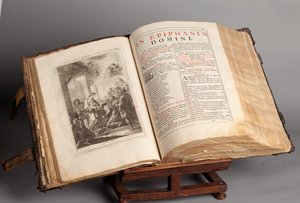 Musée paroissial. Missel en latin. Gravures de Joachim Ballester. Papier et cuir. 18ème siècle.