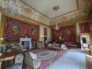 Salle de dessin à la tapisserie rouge, Nottinghamshire, Angleterre