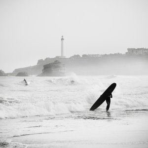 Surf à la Grande Plage, France