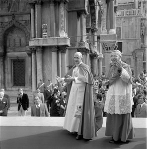 LE CARDINAL ALBINO LUCIANI (Jean-Paul Ier) AVEC LE PAPE PAUL VI À VENISE - 1972