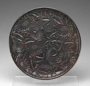 Plateau avec grues et chrysanthèmes (laque sur bois et tissu)