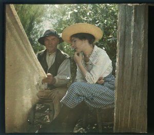 Vendée pittoresque : La leçon de filet, août 1919, Longeville, France - Autochrome anonyme