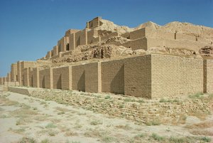 Vue du sud du ziggurat, construit par le roi élamite Untash-Gal