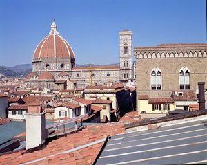 Vue de la cathédrale, du campanile et d