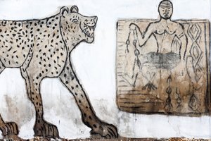 Peinture murale vaudou sur le marché des fétiches d