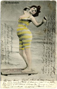 Femmes en maillots de bain, début des années 1900 (carte postale) - Alec Hunter