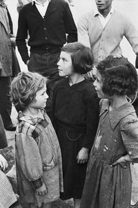 Jeunes filles en attente d