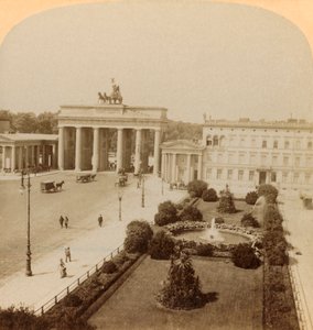 Porte de Brandebourg, Unter den Linden, Berlin, Allemagne, 1894 - Underwood and Underwood