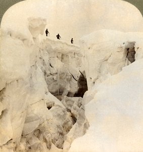 Descente du Mont Blanc - énormes crevasses près du sommet, Alpes, 1901