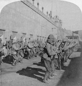 Inspection du régiment de Cheshire dans le fort de Johannesburg, Guerre des Boers, Afrique du Sud, 1901