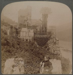 Le Rheinstein, le plus pittoresque des châteaux rhénans - N. du mur S. du bastion, Allemagne, 1902 - Underwood and Underwood