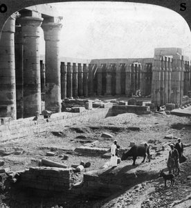 Le Temple de Louxor, Thèbes, Égypte, vers 1900 - Underwood and Underwood
