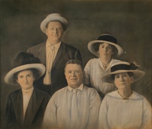Portrait de groupe - Unidentified