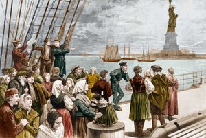 Arrivée des émigrants à New York en 1887 (en arrière-plan, la statue de la Liberté). ©Leemage