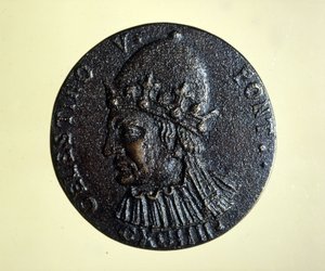 Célestin V (ou Saint Pierre Célestin) (1215 - 1296) le pape qui a déménagé. Médaille du Cabinet des Médailles de Rome