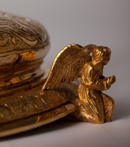 Croix reliquaire. Métallerie avec bijoux. Origine abbaye (Saint-Amand Tournai, ex-Elnone. 16ème siècle) (détail) - Unknown artist