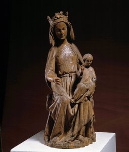 Vierge et Enfant. Sculpture en bois du 14ème siècle. Musée Vivenel, Compiègne