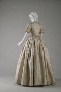 Robe de mariée (vue oblique arrière) - Unknown artist