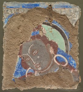 Fragment avec une tête de Bodhisattva
