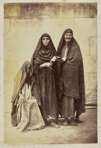[Portrait de groupe de trois femmes] - Unknown artist