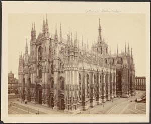 Milan, la cathédrale depuis le palais royal