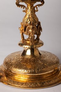 Croix reliquaire. Métallerie avec bijoux. Origine abbaye (Saint-Amand Tournai, ex-Elnone. 16ème siècle. (détail). - Unknown artist