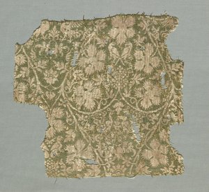 Fragment de soie avec vignes enroulées, feuilles de vigne, raisins et oiseaux - Unknown artist